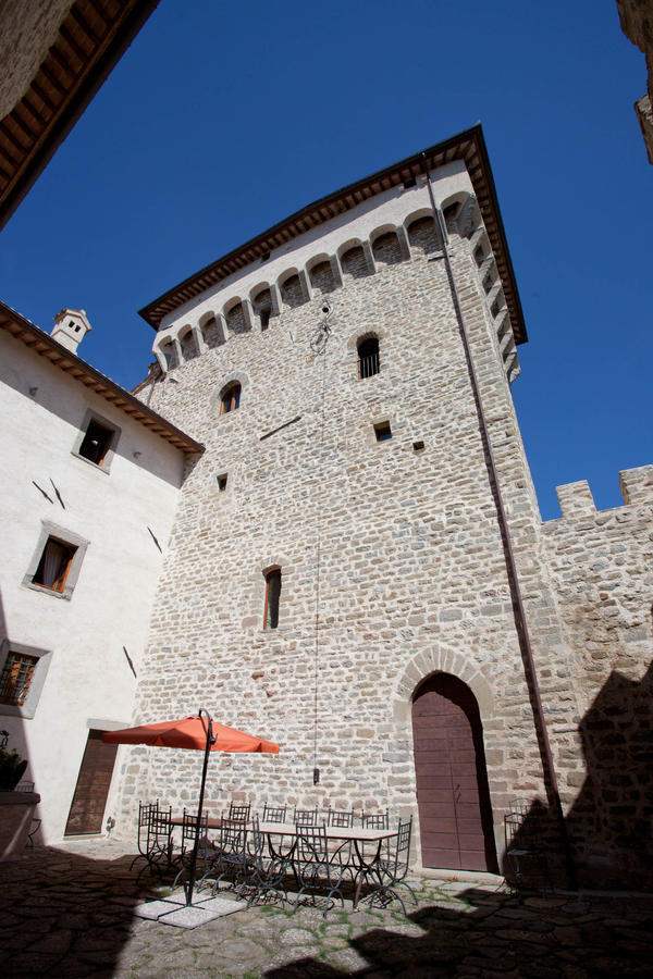 Гостевой дом Castello Di Magrano Carbonesca Экстерьер фото